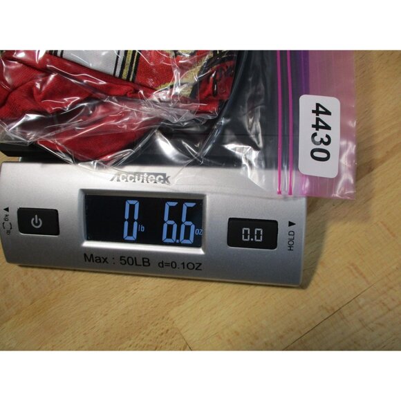 Love In Faith XL Red Star Graphic T-Shirt - Picture 9 of 9